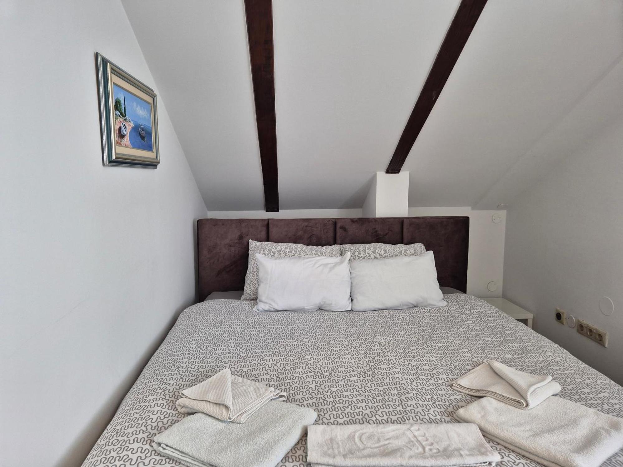 Renovated Apartments Skorin Rogoznica Kültér fotó